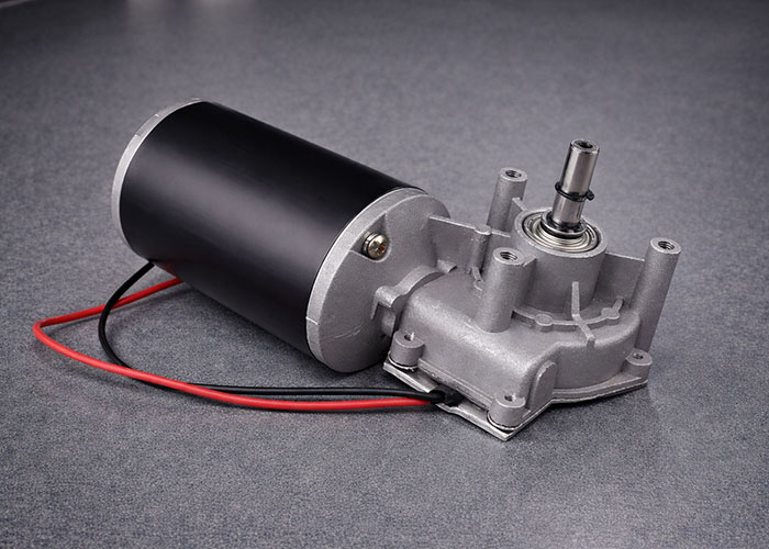 Cleaning Electric Motor Commutator